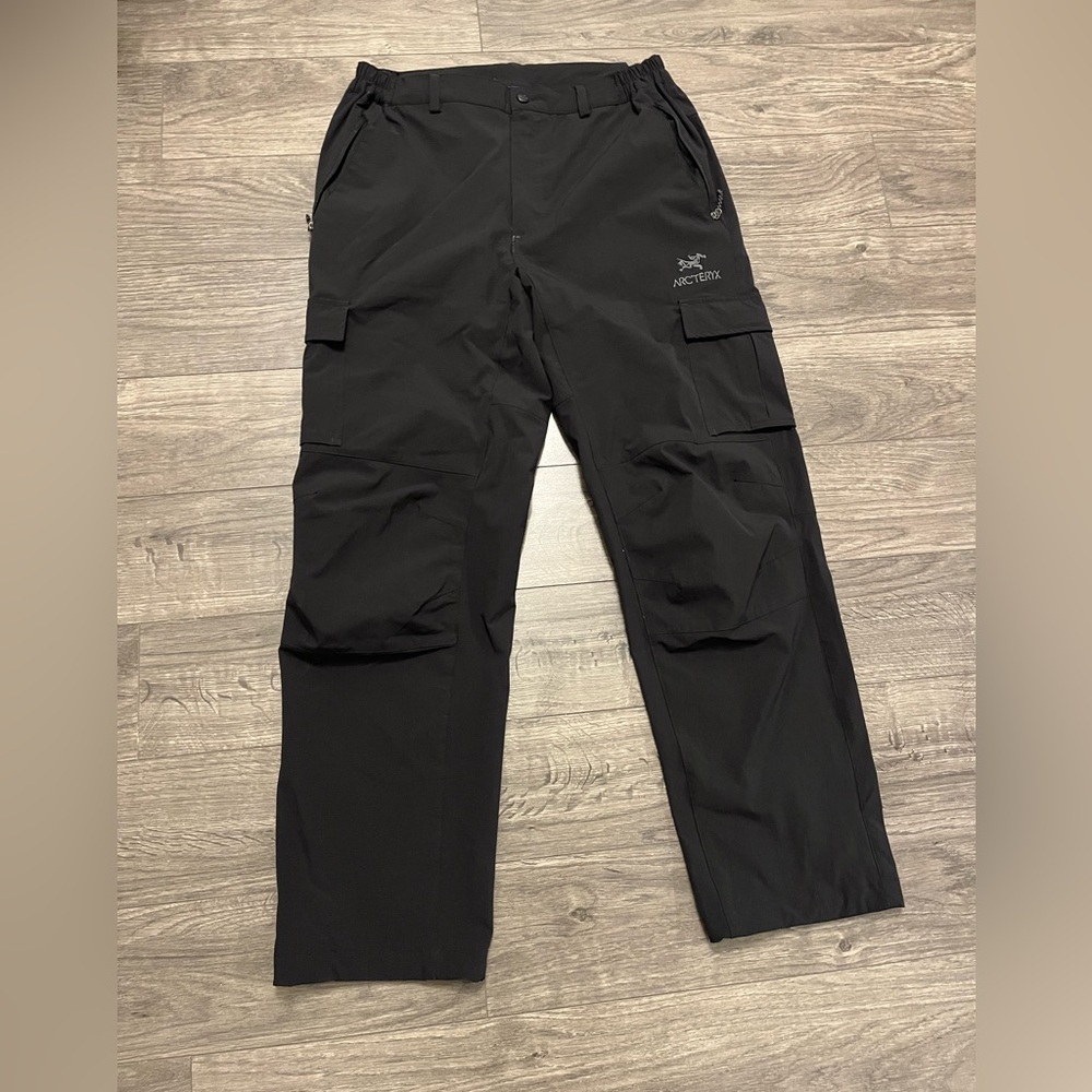 Arc'teryx first generation stretch light cargo pants image 2